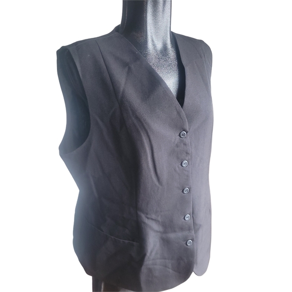 Town And Country Black Button-Up Vest 18 - Picture 2 of 7